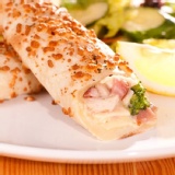 【紅龍】美式香濃起司雞肉捲*2條 特價：$115