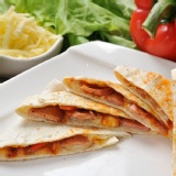 【阿墨薄餅】辣味德腸起士薄餅 特價：$72