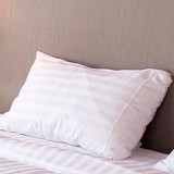 五星級飯店御用純白枕頭套1入 特價：$50