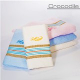 Crocodile鱷魚牌運動風采條紋毛巾 特價：$45