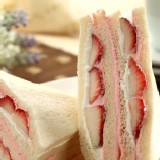 【蘇珊烘培】新鮮草莓三明治 特價：$162