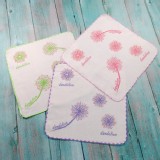 輕巧小花紗布方巾 薄款(隨機色) 特價：$20