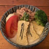 【赤鳥深夜拉麵】豚骨梅花豬烏龍麵 特價：$85