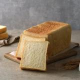 【17號穀倉】湯種純鮮奶吐司 特價：$150