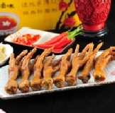 滷雞腳 看電視解饞又能補充豐富膠質~