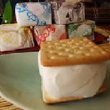 夾心冰餅-牛奶 特價：$20