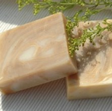 甘草洋甘菊抗敏精油手工皂（原價159元）