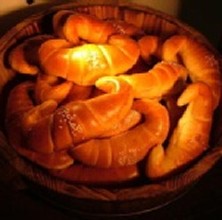 三峽黃金牛角麵包