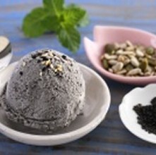 黃金堅果黑芝麻冰淇淋