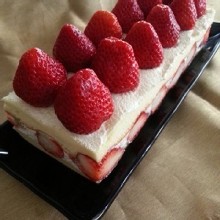 新巧屋草莓爆多長條蛋糕