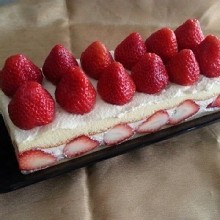 【新巧屋】草莓爆多長條蛋糕