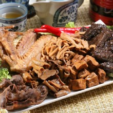 [大合購] 阿囉哈滷味 ❖ 中天新聞 轉角的滷味攤！