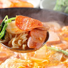 【歐霸部隊鍋】肉量100% UP!UP!泡菜燒肉부대찌개