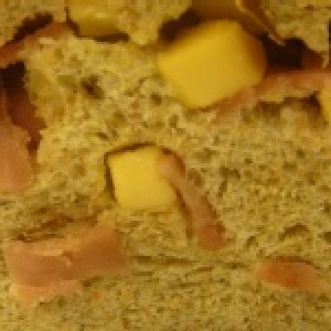 ＊比薩瑞亞＊德式香腸起司窯烤麵包