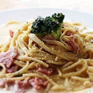 奶油培根義大利麵