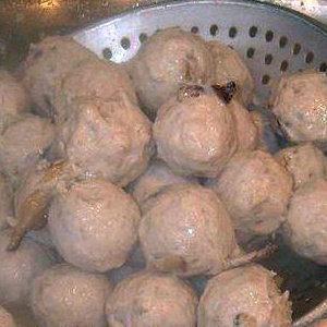 伸卡球爆漿大貢丸〈香菇〉