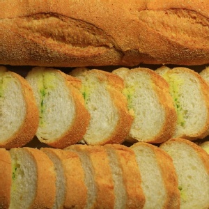 巴塞隆納 小麥麵包《香蒜》