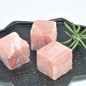 去皮前腿肉(胛心)切丁