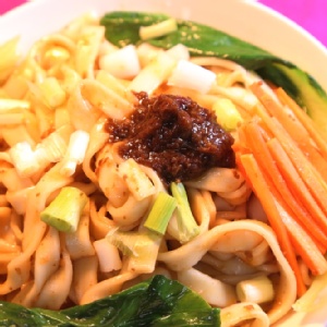 山東老滷肉醬拌拉麵(粗拉麵/細拉麵)