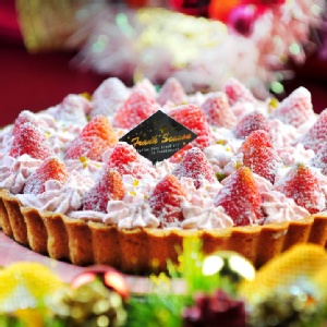 聖誕繽紛草莓塔 特價：$399