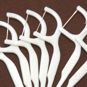 [團員禮]購買香腸一包(不限口味)贈送滑溜牙線棒一包 (可倍數累計) 特價：$0