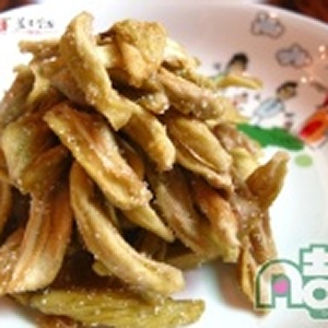 黑糖青芒果~黑糖漿在酸酸甜甜青芒果果肉上,臺灣獨有情人果肉呈獻給您