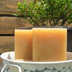 【凱莉潔手工皂】羅勒洗髮皂—洗髮+潤髮二合一