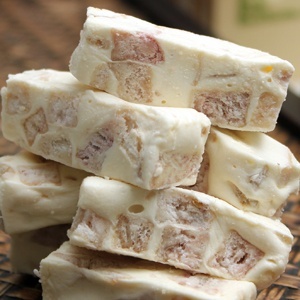 特製芋頭牛軋糖▶獨家限定 牛軋糖+芋頭酥 amazing