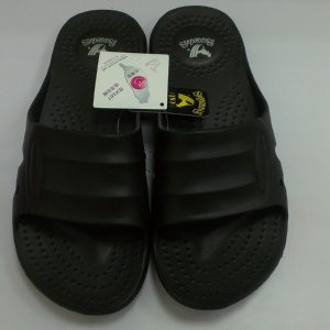 【2014轟動新款!台灣製】EVA室內室外浴室沙灘萬用拖鞋-黑