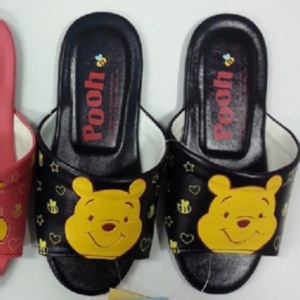 【正版迪士尼】米奇兒童室內拖鞋(黑色維尼)