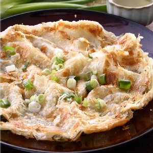 【$99超值組】(蔥阿伯)宜蘭拔絲蔥抓餅(5片)+KING SIZE香蔥蛋餅皮(10片) 特價：$99