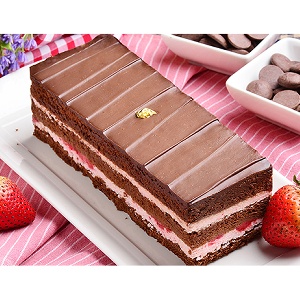 草莓黑金磚蛋糕