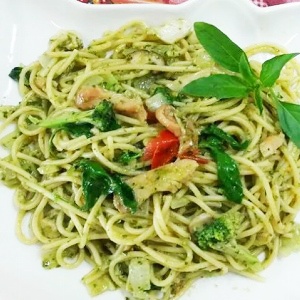 塔香青醬 義大利麵