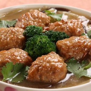 村子口 紅燒獅子頭 特價：$189