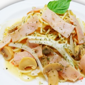 鮮菇燻雞義大利麵