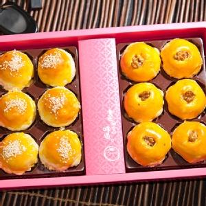 浪漫好月禮盒(六入蛋黃酥+六入櫻葉酥)