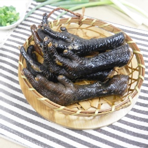 主廚特調醬汁秘滷土雞腳