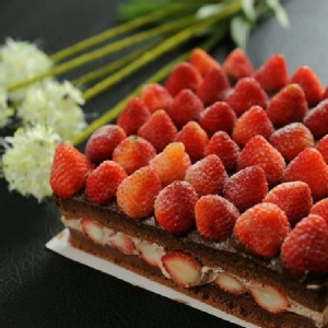 【新巧屋】巧克力草莓爆多蛋糕