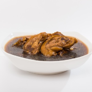 何首烏【腿肉】土雞燉品 特價：$199