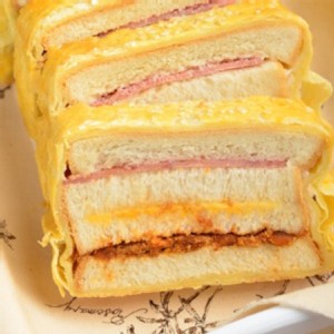 火腿起酥三明治 特價：$170