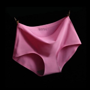 法式冰絲3D無痕美臀內褲 特價：$55