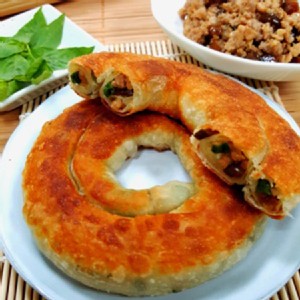 【和事饌_新品上市】塔香瓜仔肉-蔥捲餅 (平均一片33元)