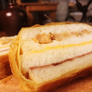 【法藍四季】泰式檸檬雞起酥三明治