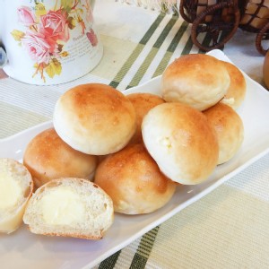 【海岸山麥】香草鹹奶油餐包10入 特價：$76