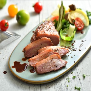 【卜蜂】國產醃漬去骨黑胡椒鴨胸