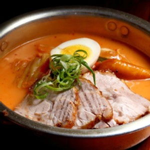 赤鳥泡菜叉燒拉麵 特價：$69