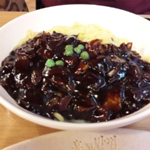 赤鳥韓國炸醬麵