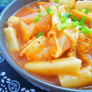 赤鳥泡菜年糕湯