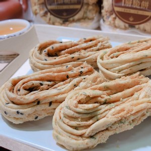 手作千層蛋捲 (芝麻) 特價：$239