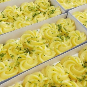 [主購禮] 單筆訂單份數滿3500元，主購禮送【新巧屋】黃金翡翠檸檬蛋糕(長條)1條